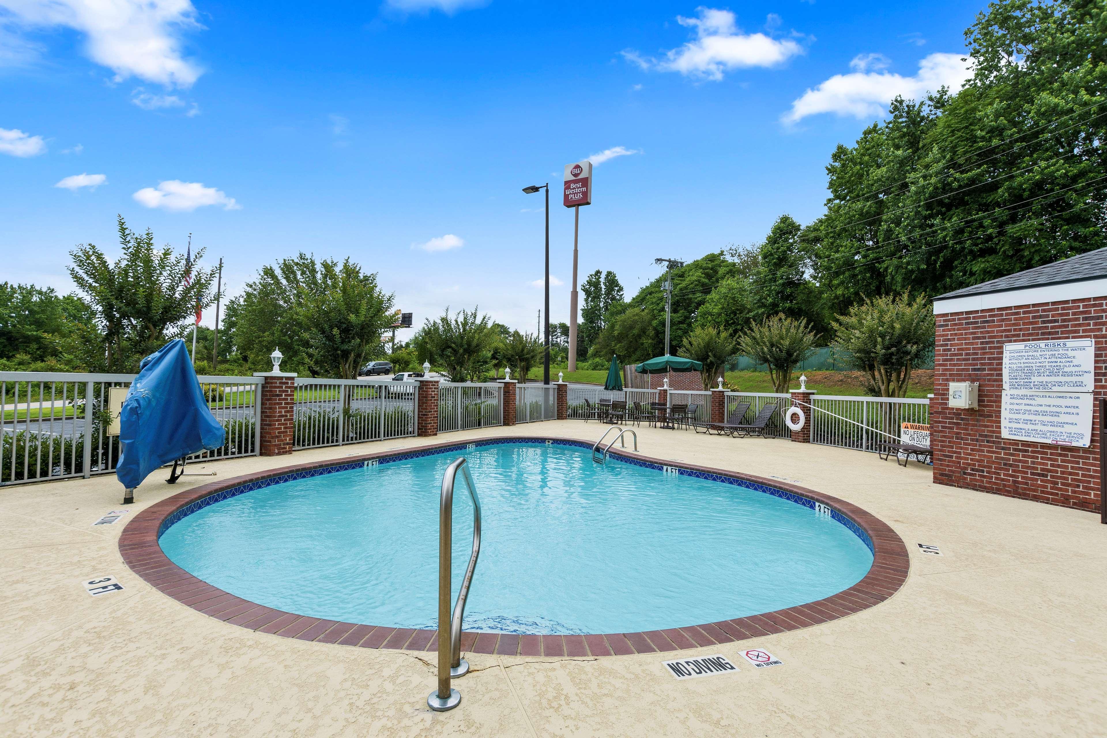 Best Western Plus Lake Lanier Gainesville Hotel & Suites Oakwood Exterior photo